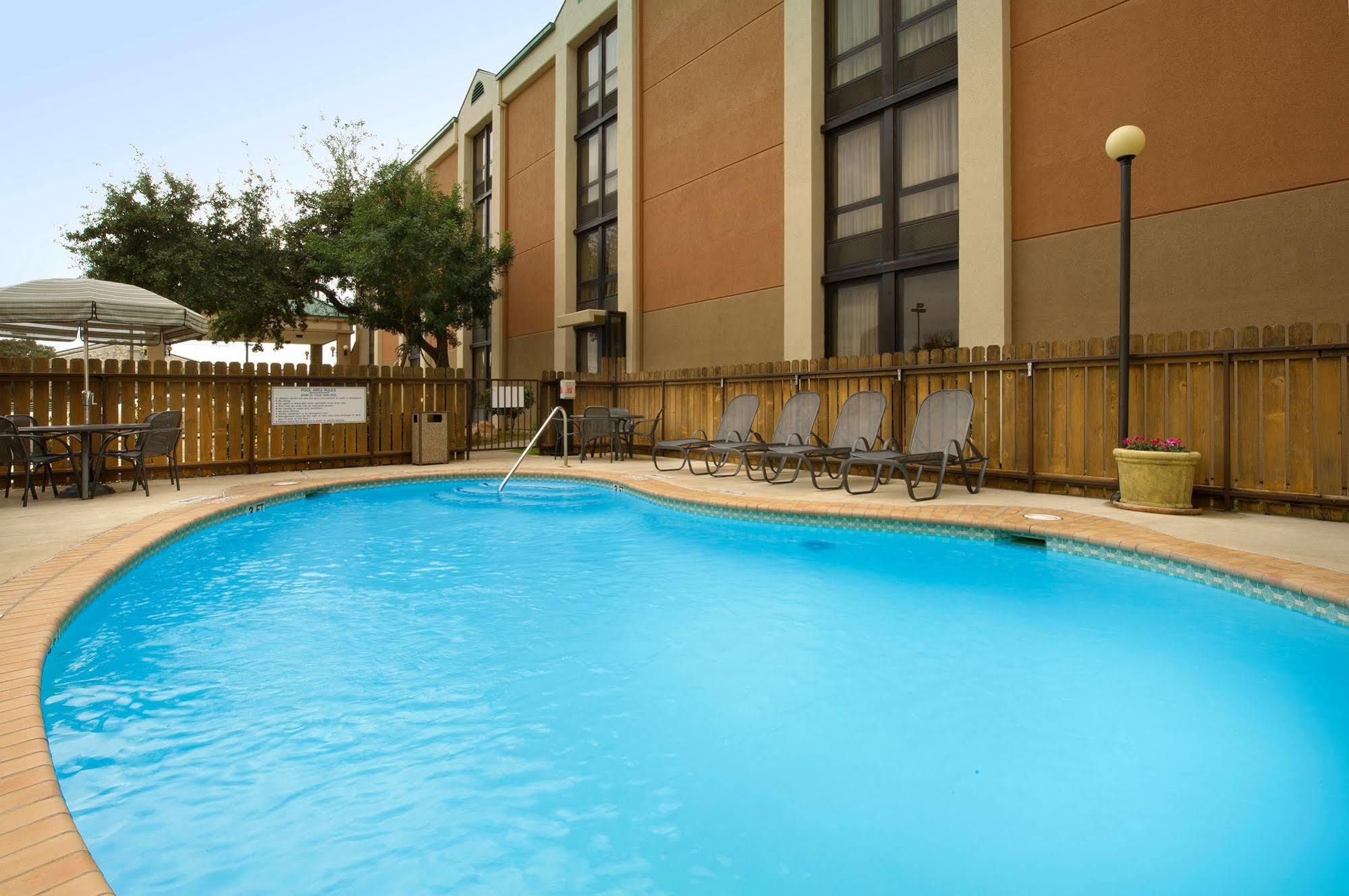 Pear Tree Inn San Antonio Northwest Medical Center Buitenkant foto